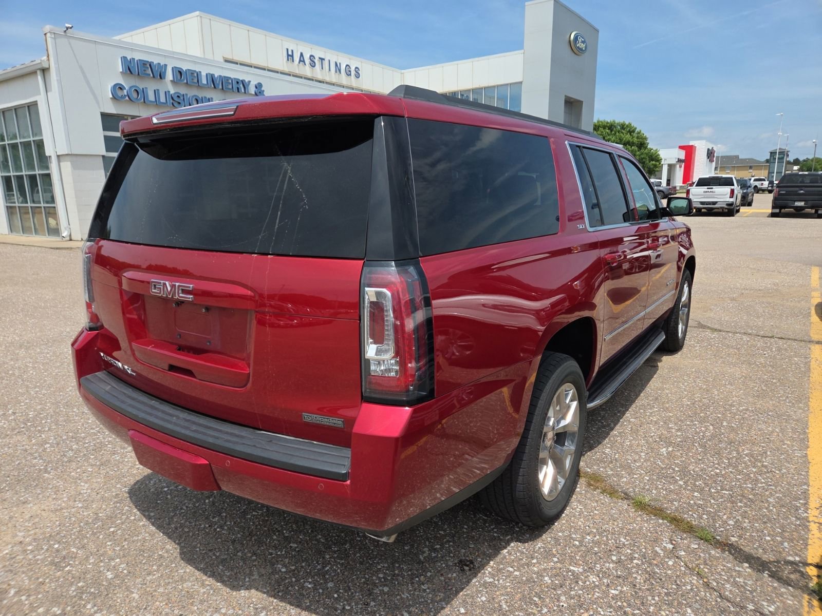Used 2015 GMC Yukon XL SLT w/ HD Trailering Package AWD/4WD image 5