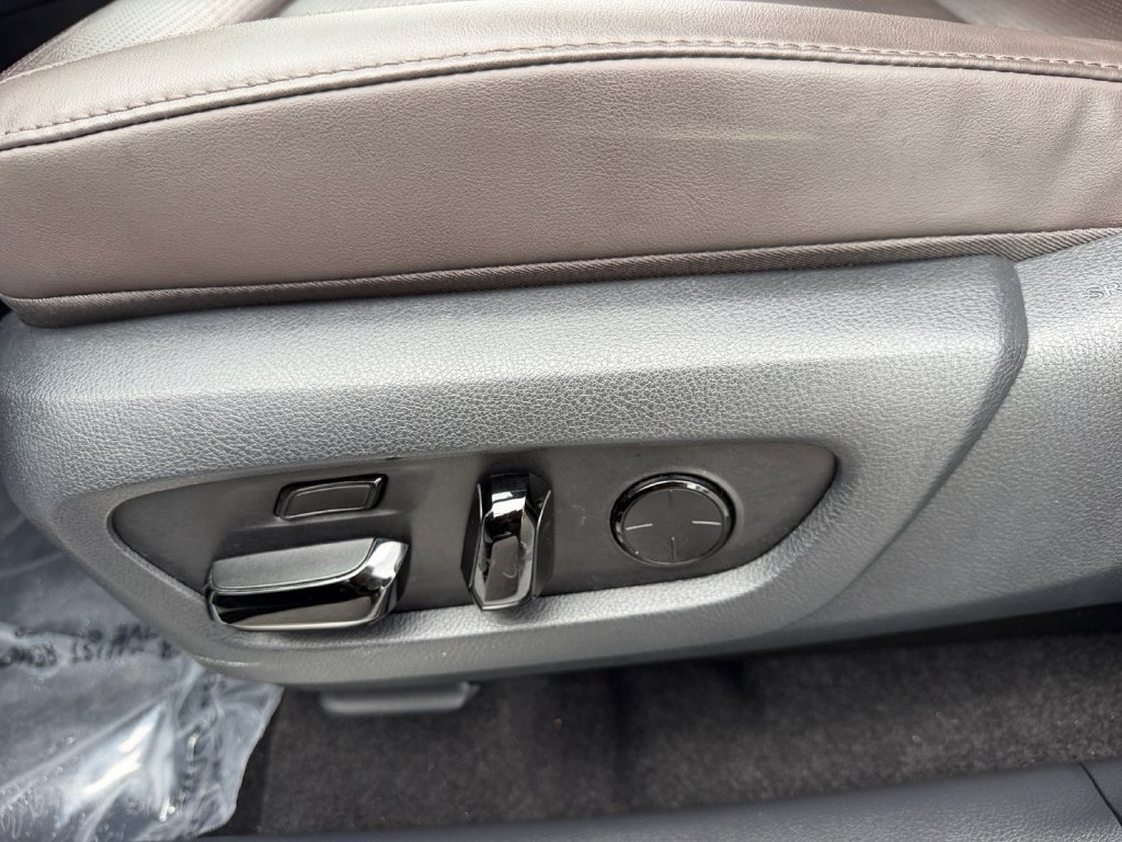 Certified 2024 Lexus RX 450h AWD w/ Convenience Package image 17
