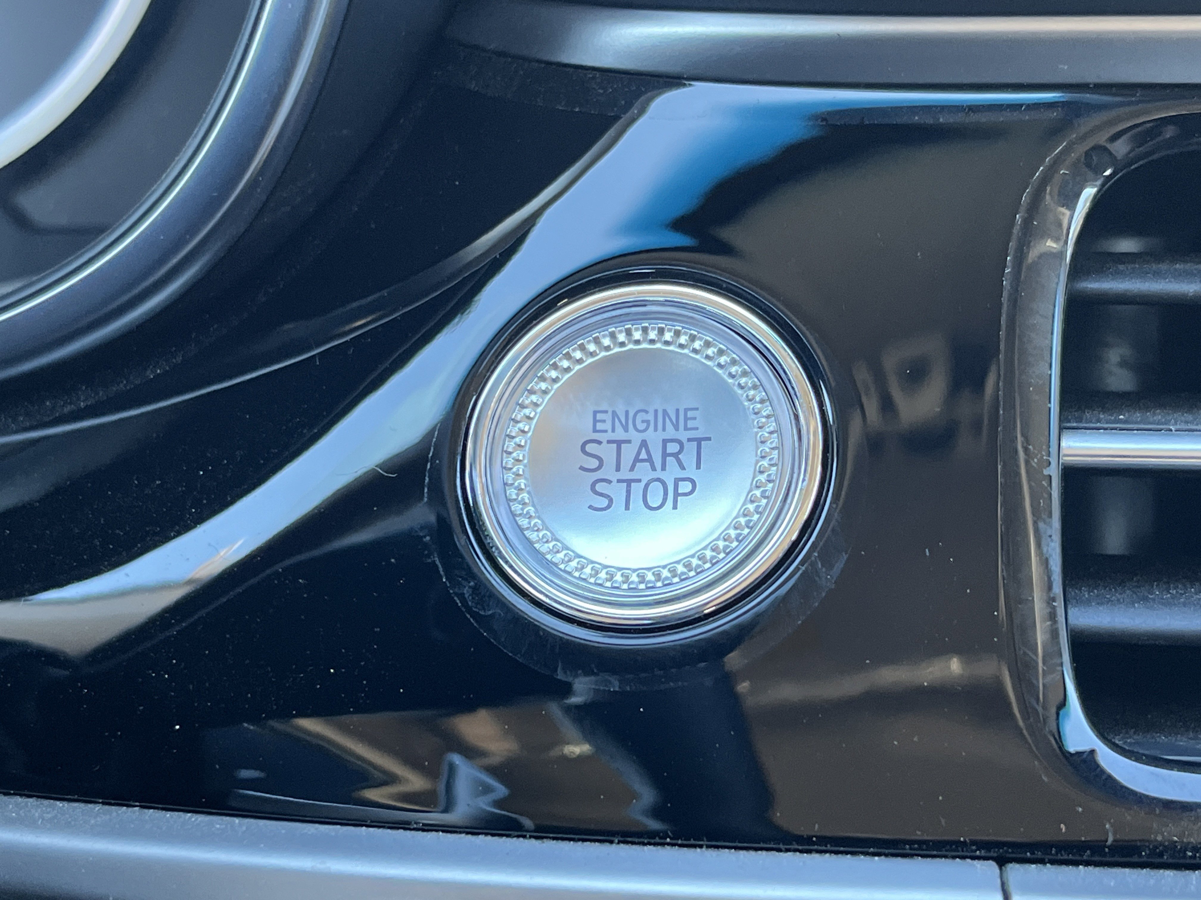 Used 2026 Genesis G70 2.5T image 9