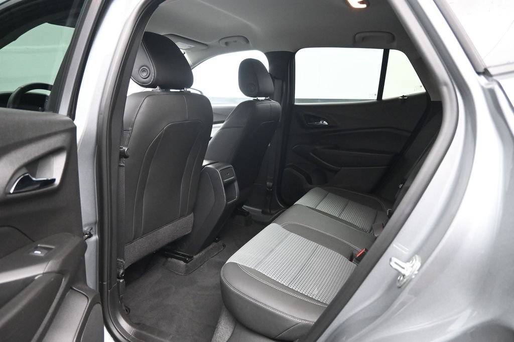 Used 2025 Chevrolet Trax LT w/ LT Convenience Package FWD image 23