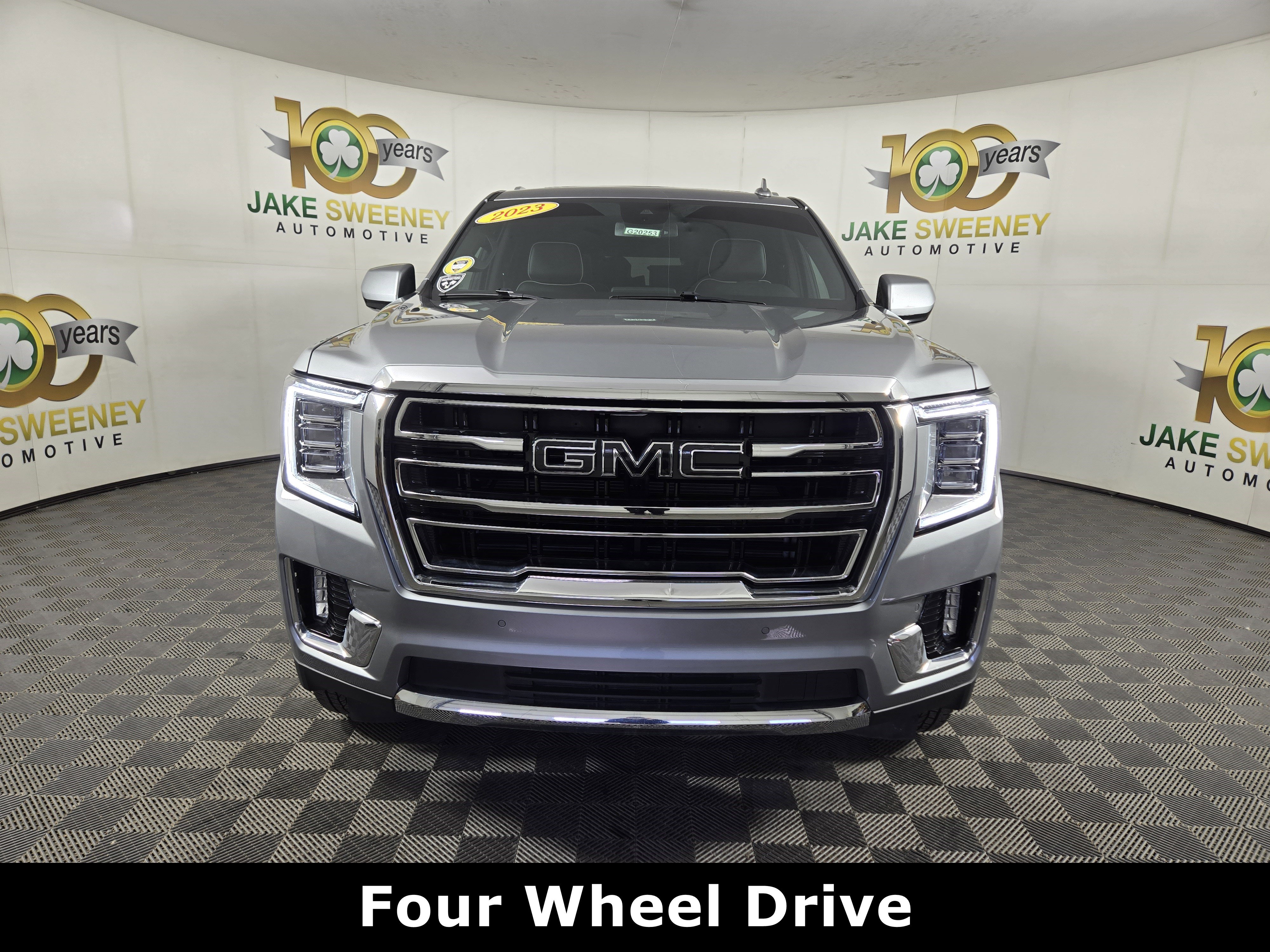 Certified 2023 GMC Yukon SLT w/ LPO, Floor Liner Package AWD/4WD image 2