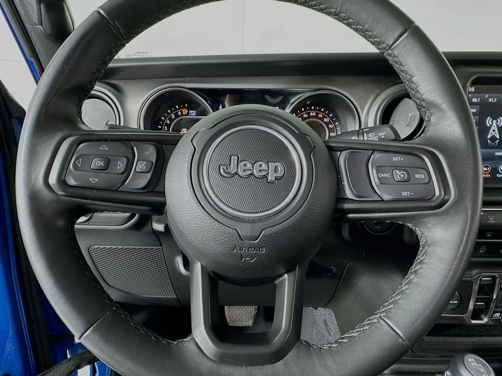 Used 2022 Jeep Gladiator Willys image 43