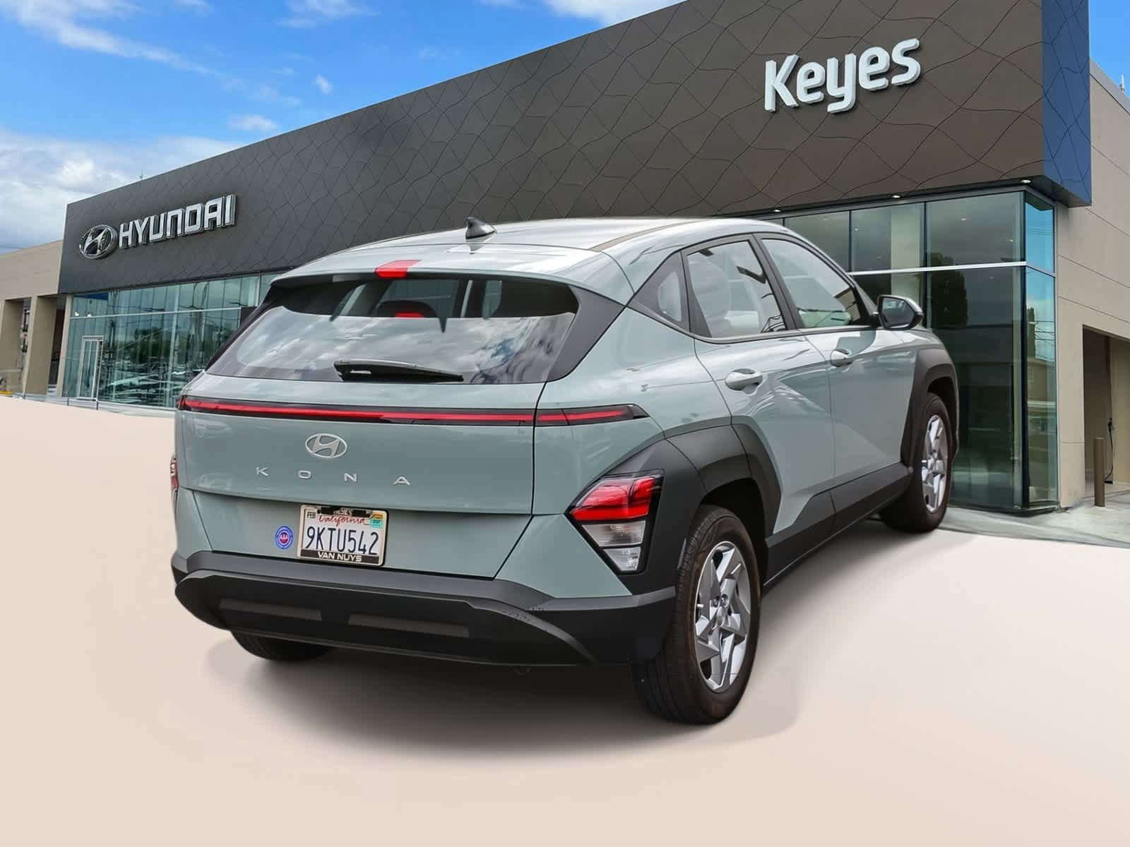 Certified 2024 Hyundai Kona SE FWD image 4