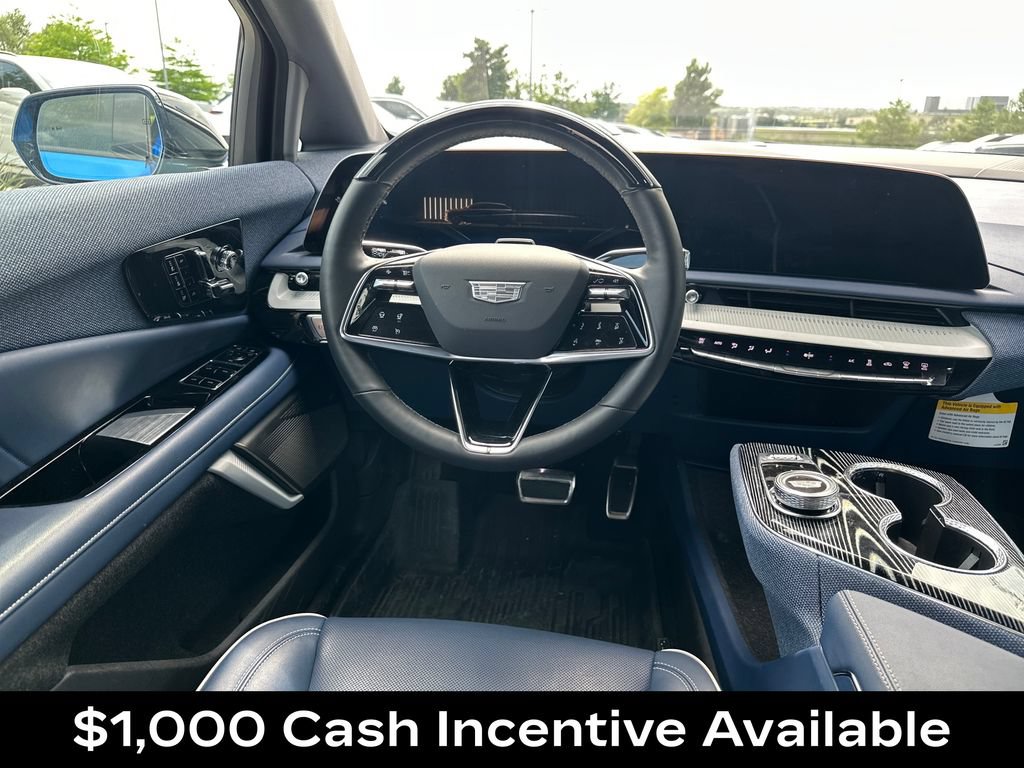 New 2025 Cadillac Optiq Luxury 2 w/ LPO, Floor Liner Package AWD/4WD image 36