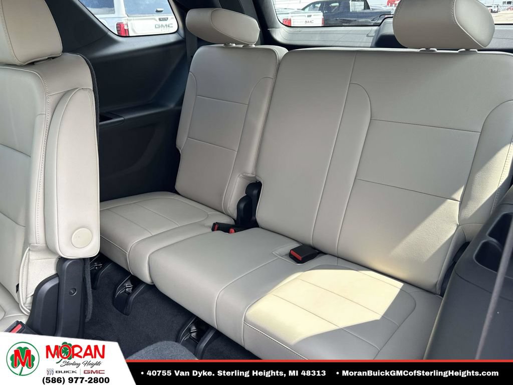 Certified 2023 Chevrolet Traverse LT FWD image 10
