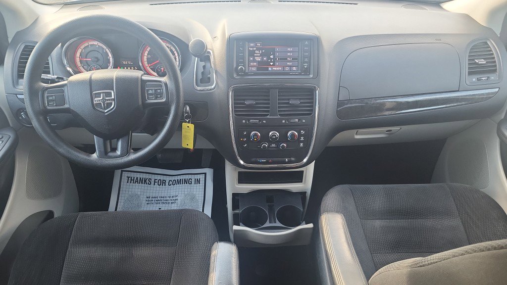 Used 2018 Dodge Grand Caravan SE image 25
