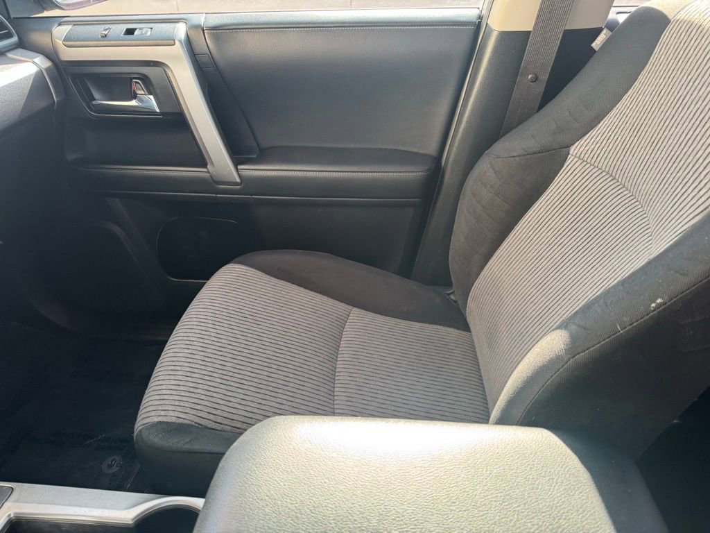 Certified 2020 Toyota 4Runner SR5 AWD/4WD image 23