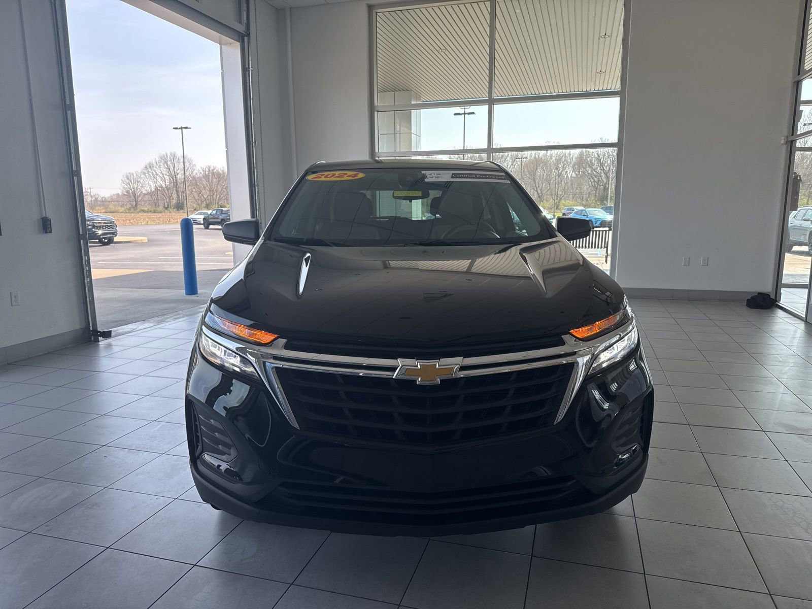 Used 2024 Chevrolet Equinox LS w/ LS Convenience Package image 2