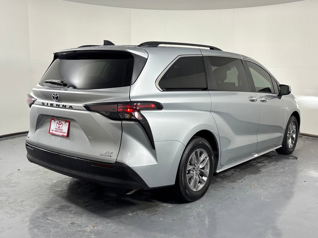 Certified 2024 Toyota Sienna XLE image 6