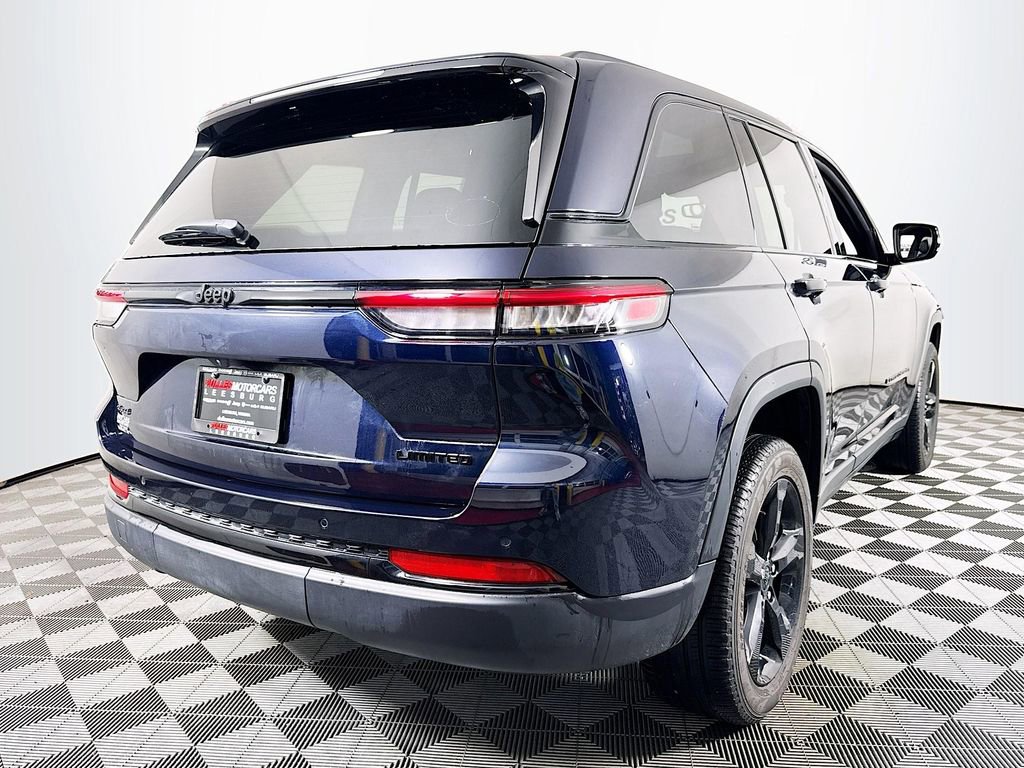 Used 2024 Jeep Grand Cherokee Limited w/ Black Appearance Package image 7