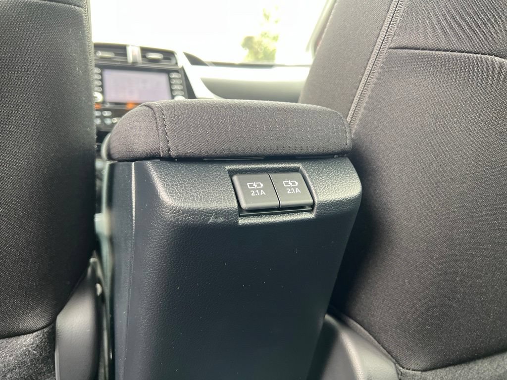 Certified 2022 Toyota Prius LE FWD image 16