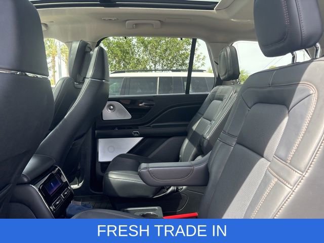 Used 2025 Lincoln Aviator Reserve w/ Equipment Group 201A AWD/4WD image 11