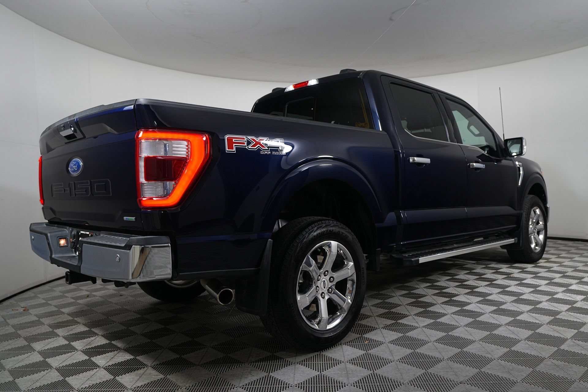 Used 2022 Ford F150 Lariat w/ Max Trailer Tow Package AWD/4WD image 8