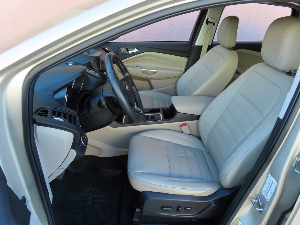 Used 2018 Ford Escape Titanium w/ Ford Safe & Smart Package image 26