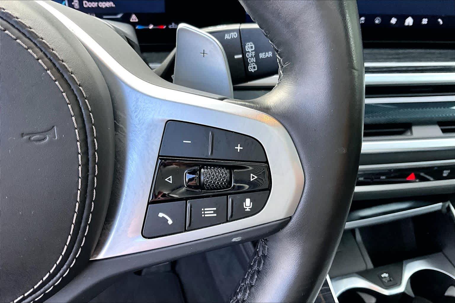 Used 2025 BMW X7 xDrive40i w/ M Sport Package AWD/4WD image 24