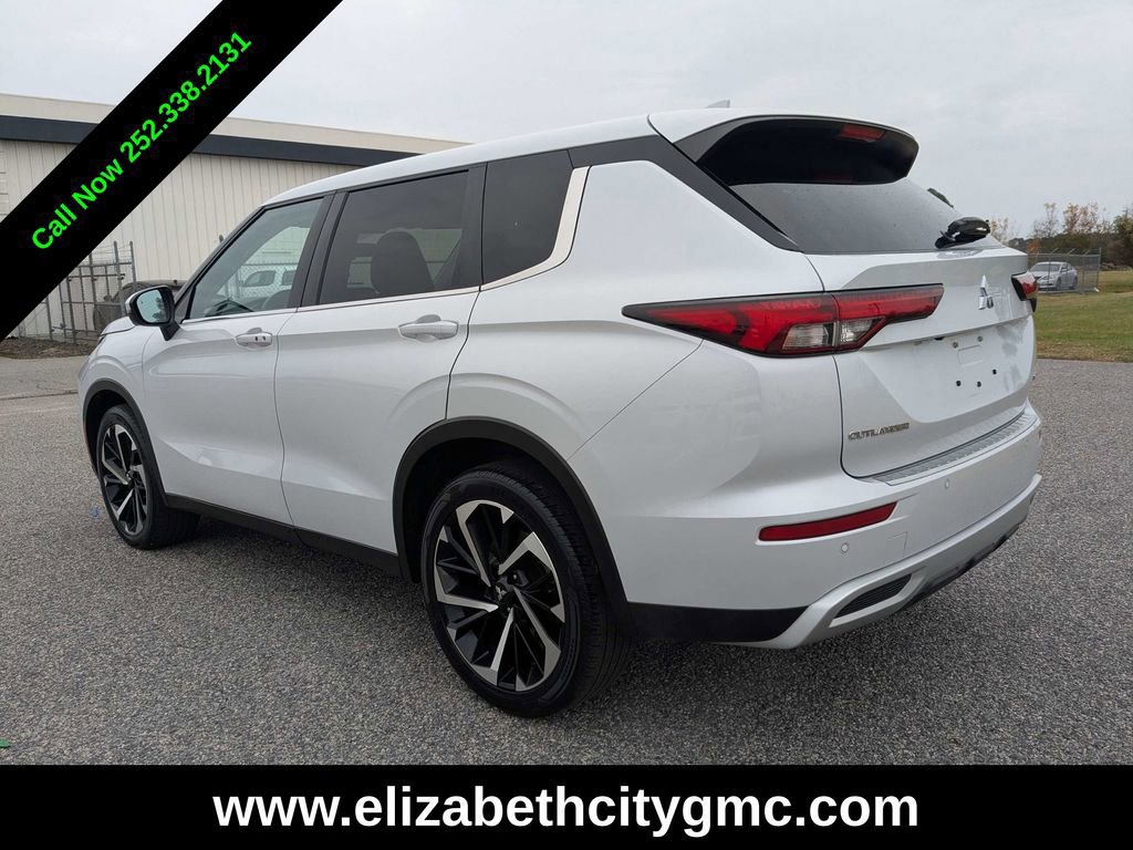 Used 2022 Mitsubishi Outlander SE image 6