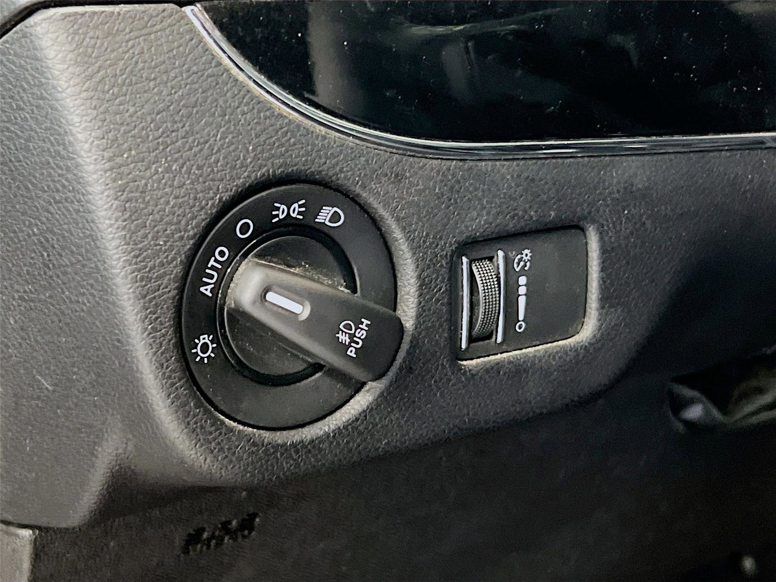 Used 2019 Dodge Grand Caravan SE image 14