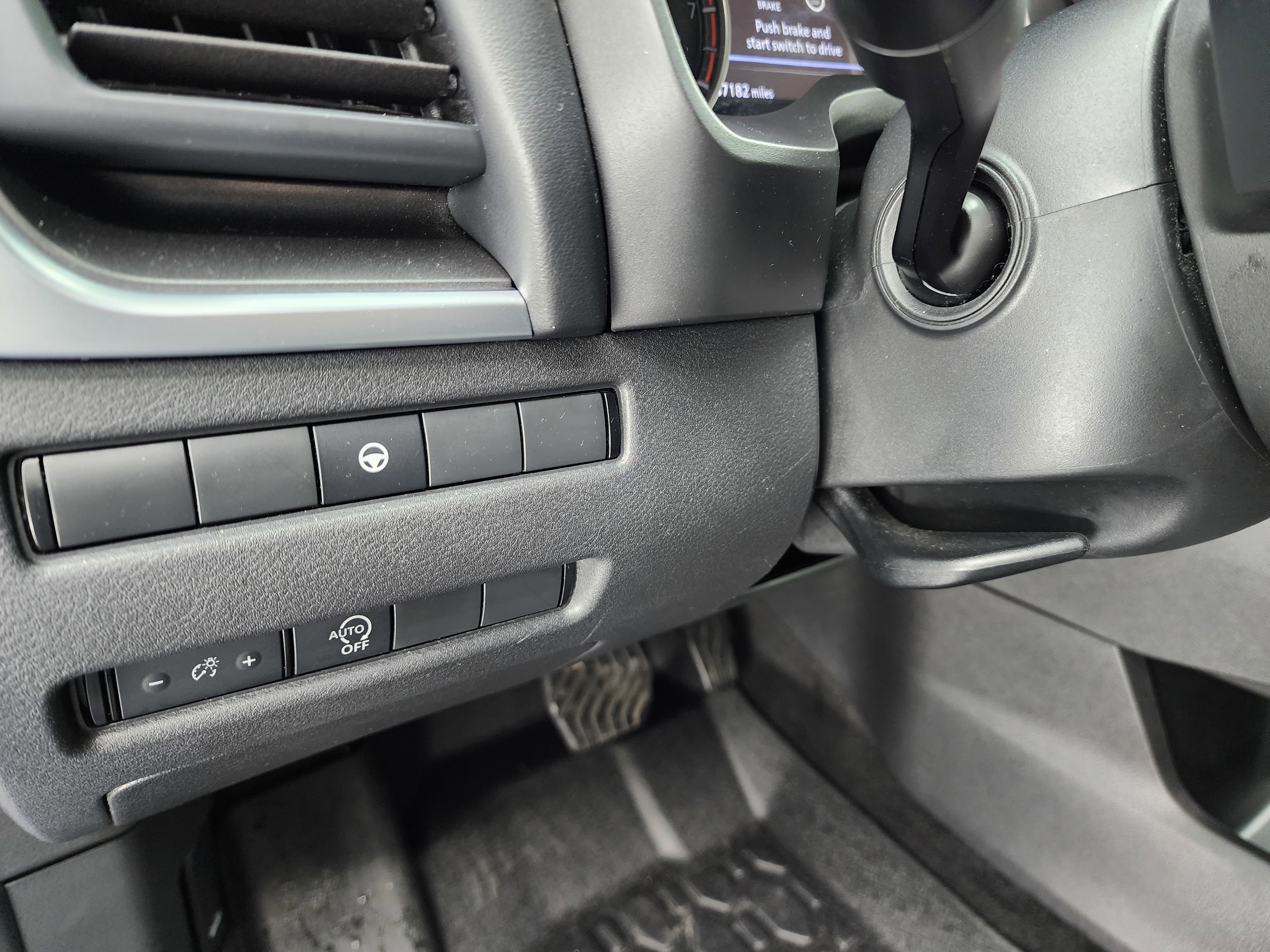 Used 2023 Nissan Rogue SV image 38