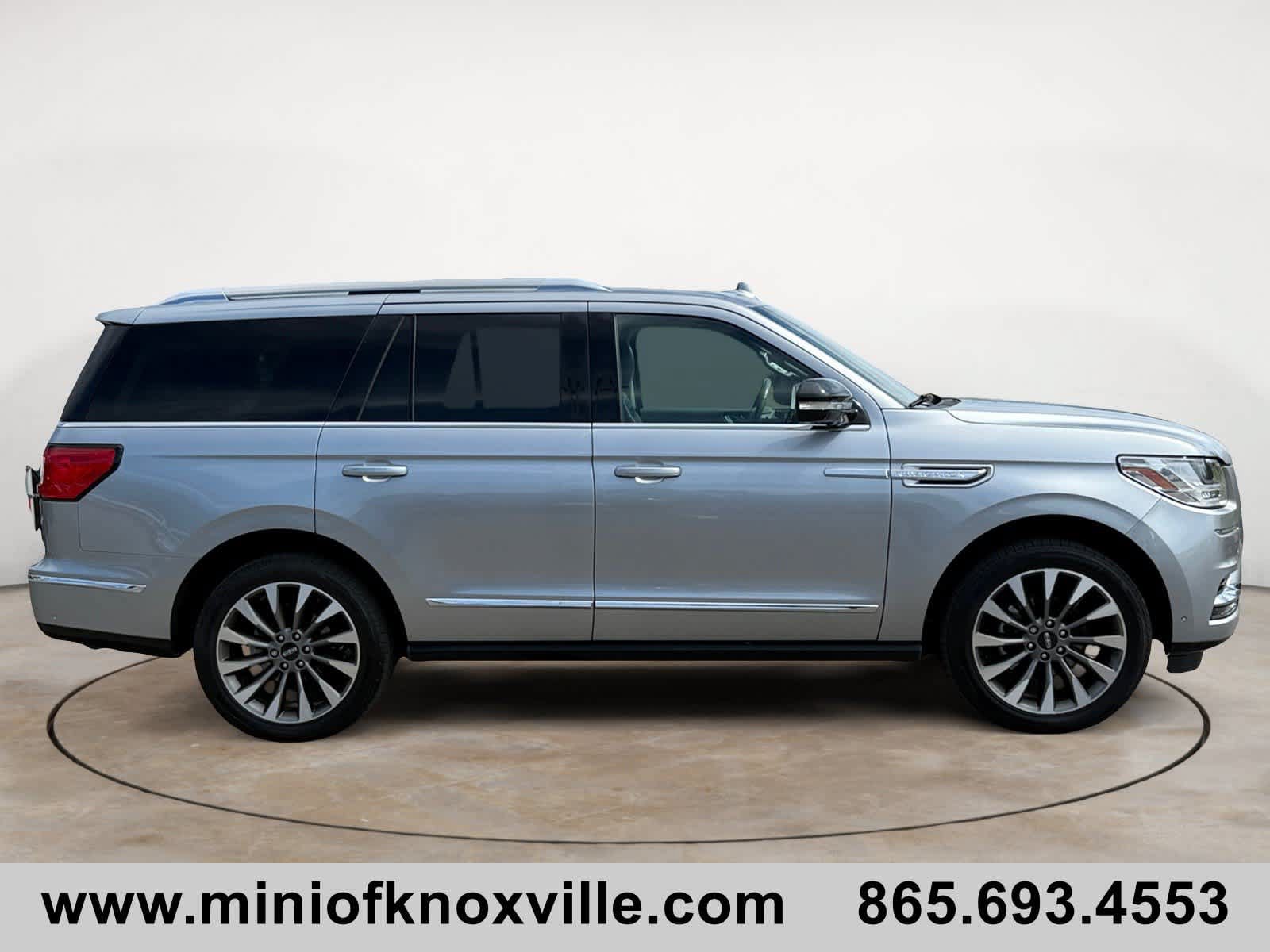 Used 2021 Lincoln Navigator Reserve w/ Luxury Package AWD/4WD image 2