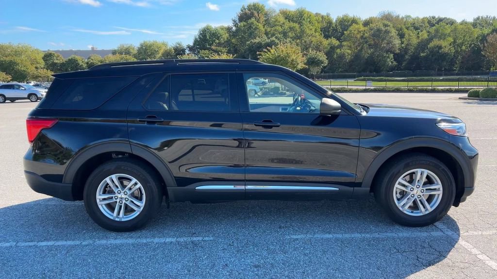 Used 2022 Ford Explorer XLT w/ Equipment Group 202A image 10