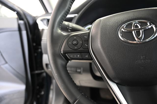 Used 2023 Toyota Venza LE image 23