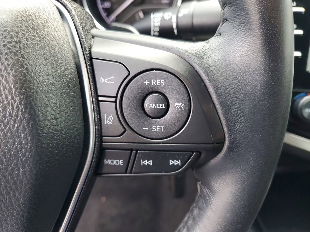 Used 2020 Toyota Camry SE image 12