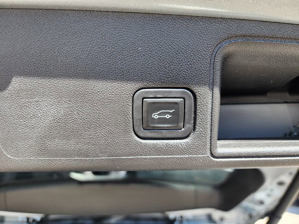 Certified 2023 GMC Terrain SLE w/ Driver Convenience Package image 14