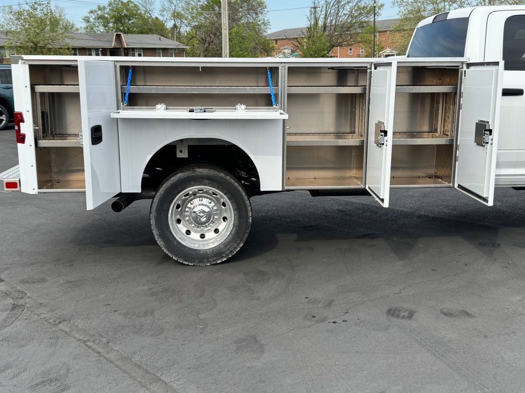 New 2026 RAM 5500 Tradesman w/ Chrome Appearance Group AWD/4WD image 11