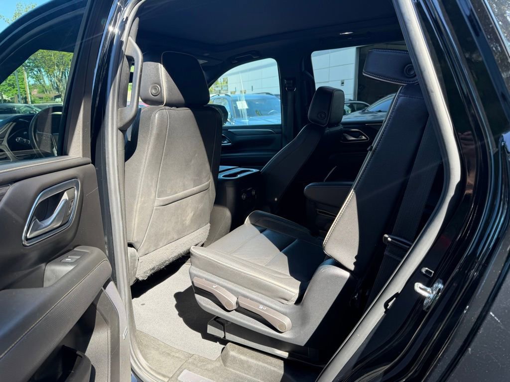 Used 2023 GMC Yukon SLT w/ SLT Premium Package AWD/4WD image 11