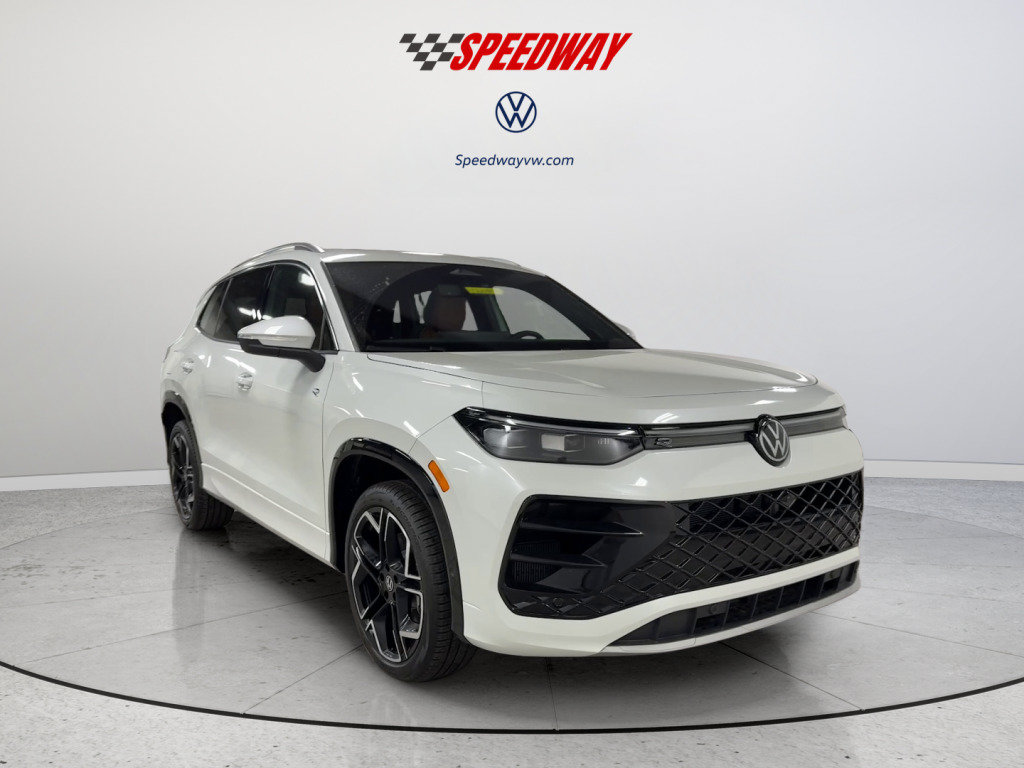 New 2026 Volkswagen Tiguan SEL R-Line AWD/4WD image 2