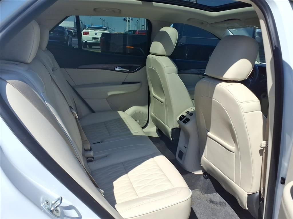 Used 2021 Buick Envision Avenir w/ Technology Package II AWD/4WD image 13