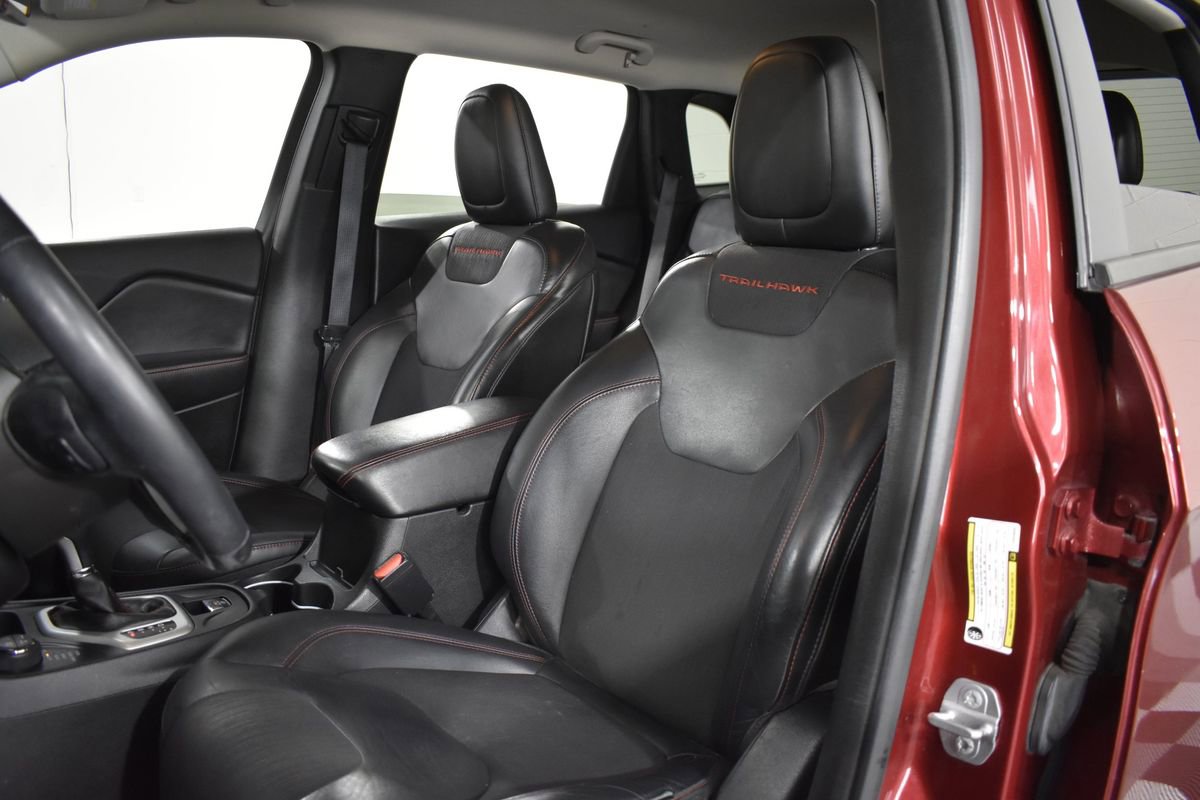 Used 2015 Jeep Cherokee Trailhawk w/ Cold Weather Group image 11