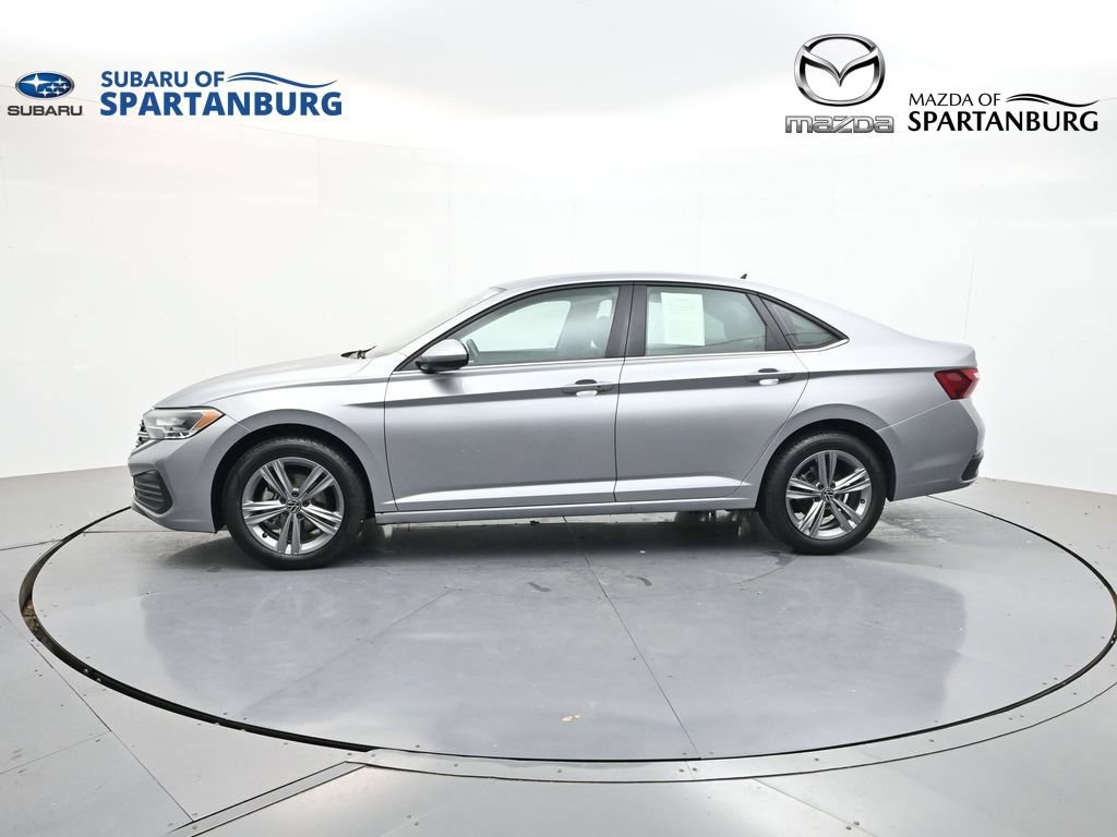 Used 2024 Volkswagen Jetta SE FWD image 4