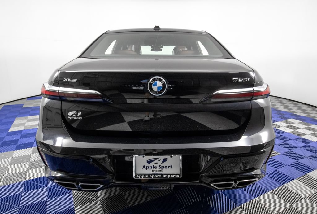 Used 2024 BMW 760i xDrive AWD/4WD image 6