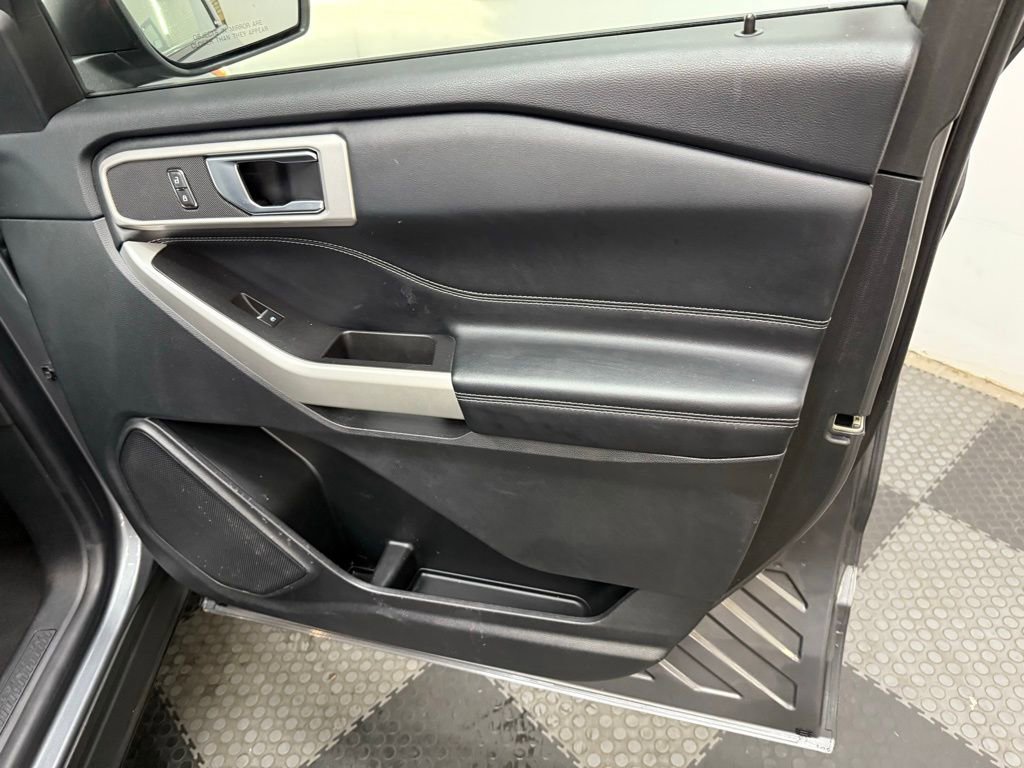 Certified 2022 Ford Explorer XLT w/ Equipment Group 202A image 46