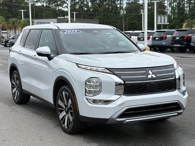 Used 2025 Mitsubishi Outlander SE FWD image 7