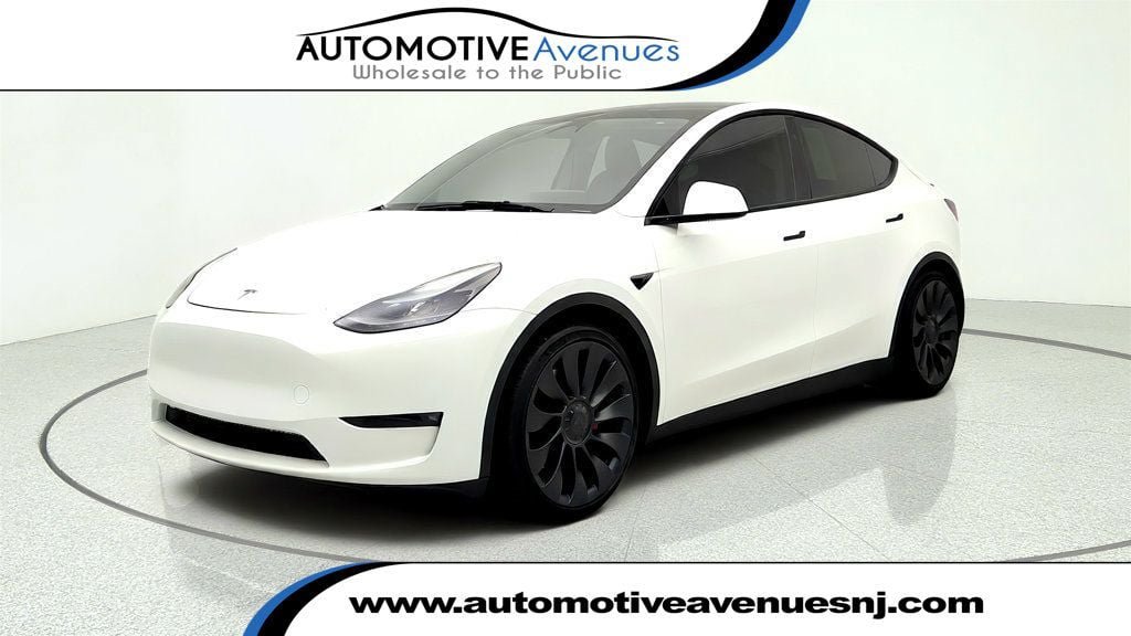 Used 2024 Tesla Model Y Performance AWD/4WD image 1