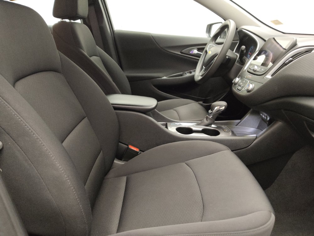 Used 2025 Chevrolet Malibu LS FWD image 21
