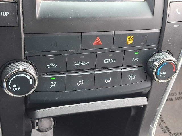 Used 2015 Toyota Camry LE FWD image 16