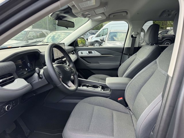 Used 2026 Ford Explorer Active AWD/4WD image 19