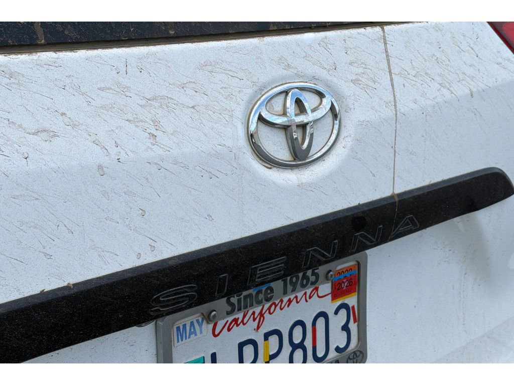 Used 2015 Toyota Sienna L FWD image 7