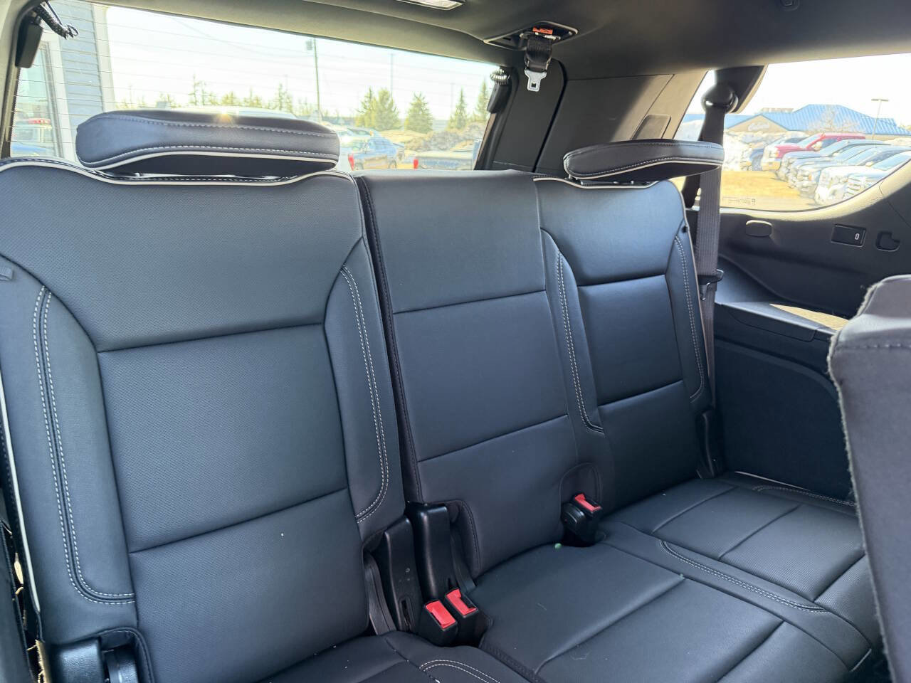 Used 2023 GMC Yukon SLT w/ SLT Luxury Package image 48