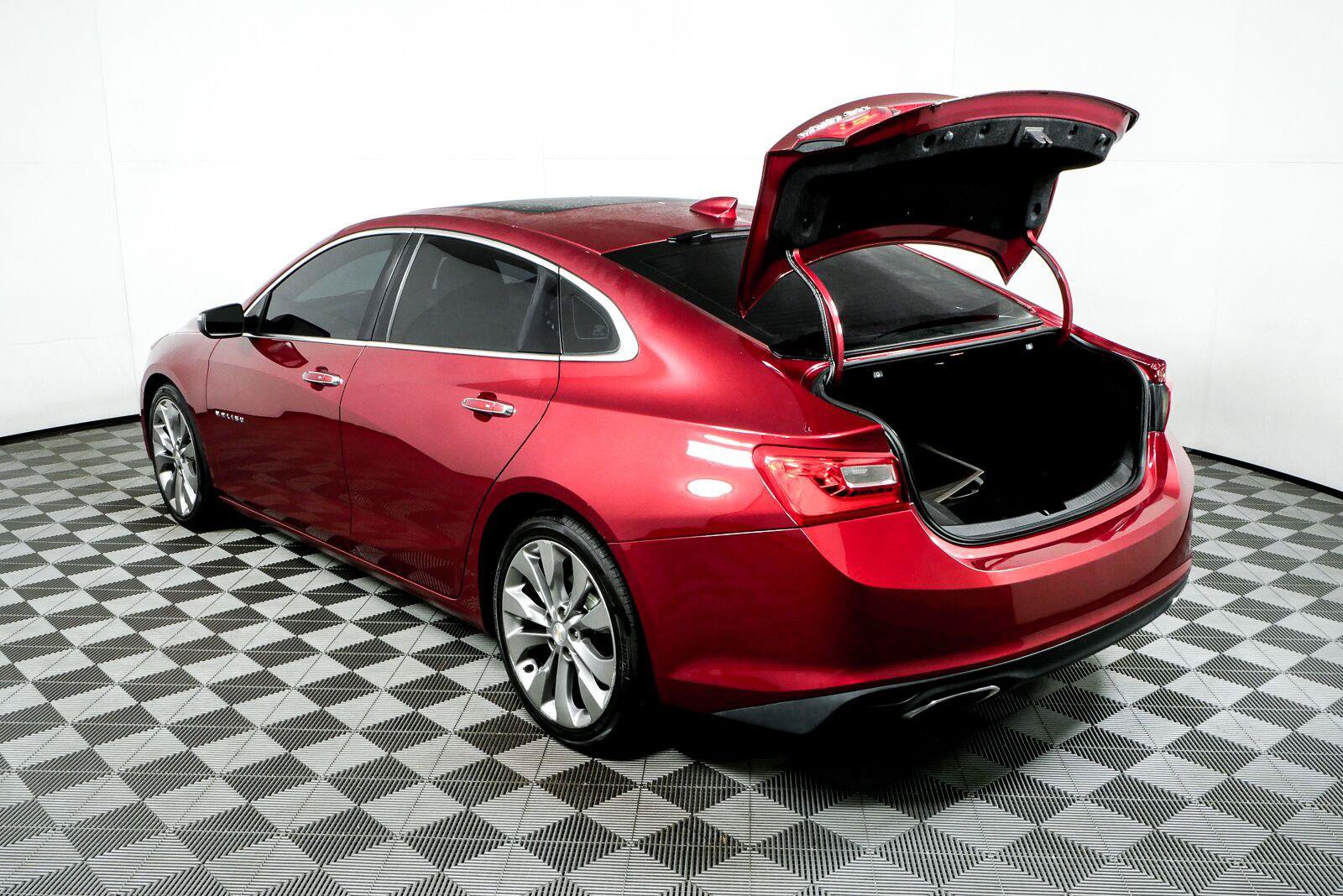 Used 2017 Chevrolet Malibu Premier w/ Premier Sun and Wheel Package FWD image 34