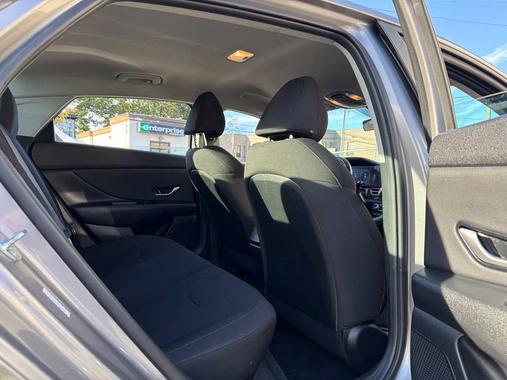 Used 2023 Hyundai Elantra SEL w/ Convenience Package FWD image 18