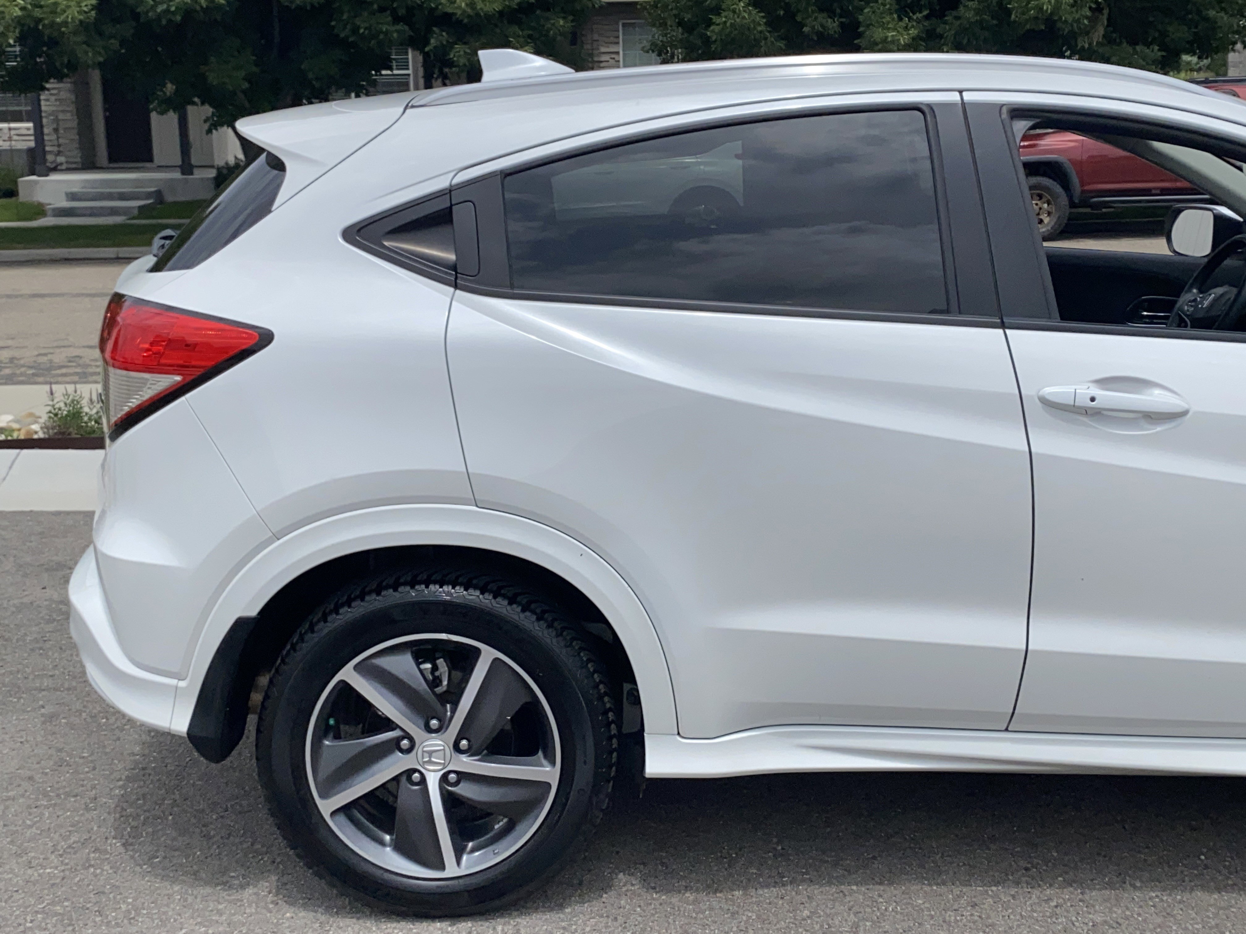 Used 2020 Honda HR-V Touring image 6