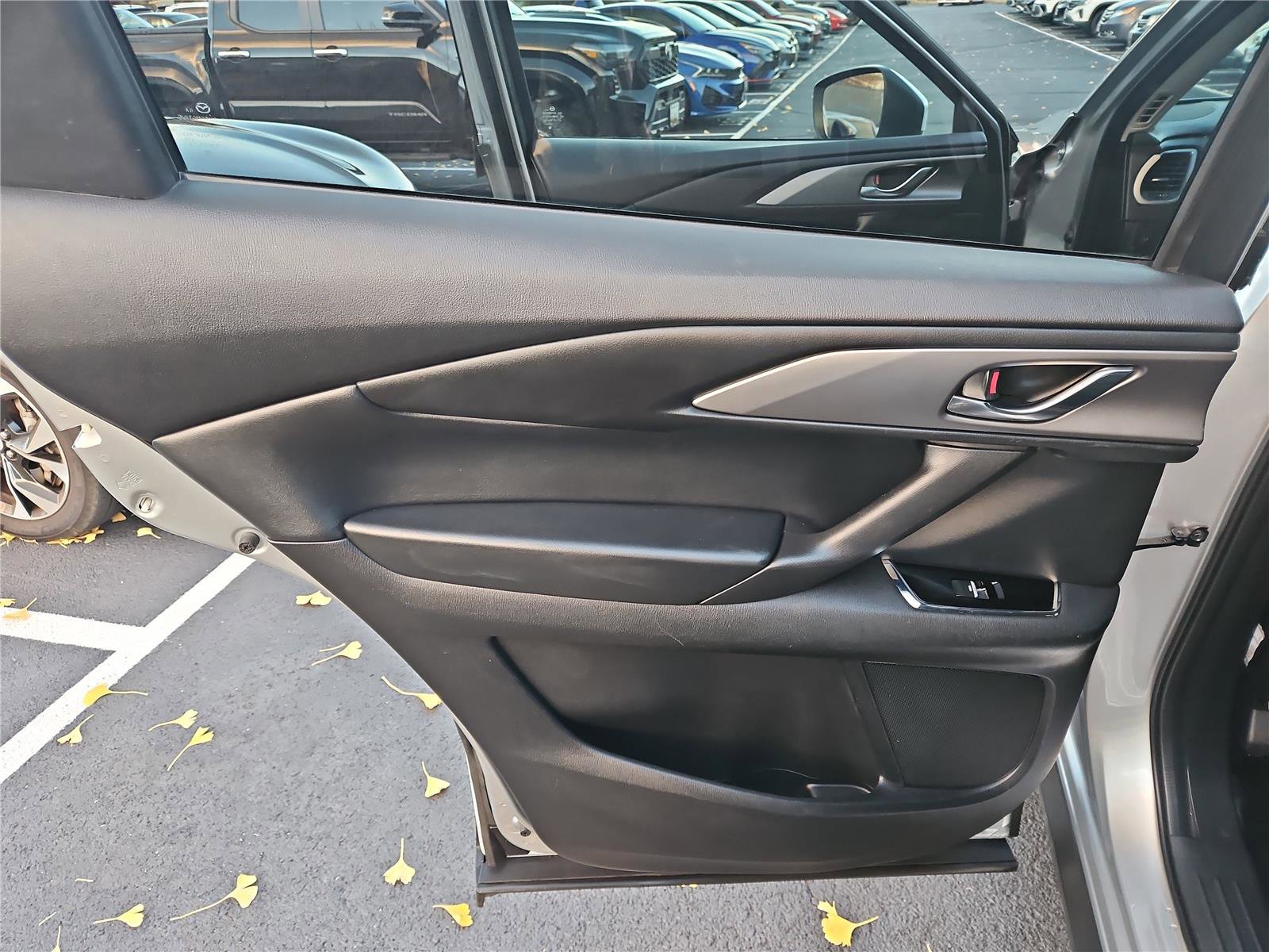 Used 2023 MAZDA CX-9 Touring image 25