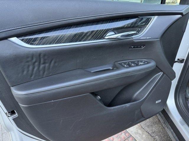 Used 2020 Cadillac XT6 Premium Luxury image 9