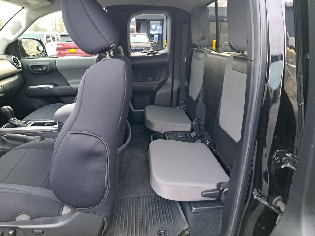 Used 2022 Toyota Tacoma TRD Sport image 14