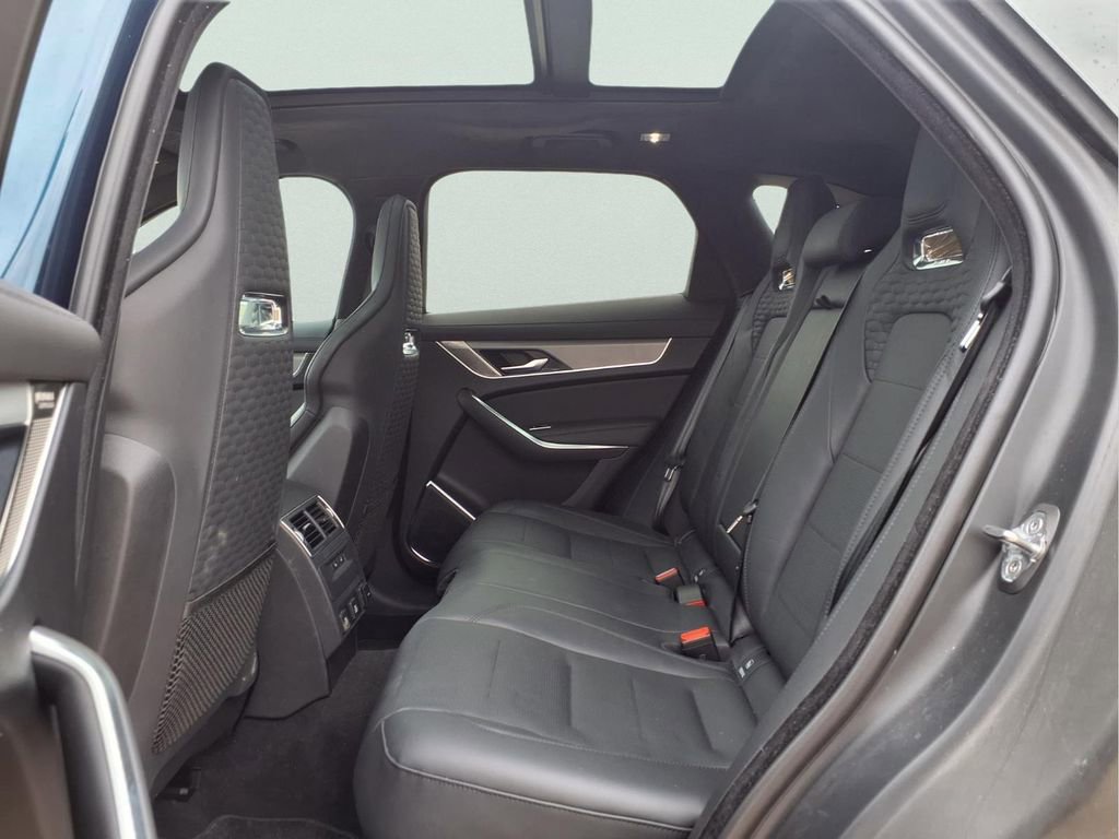 Used 2021 Jaguar F-PACE SVR image 11