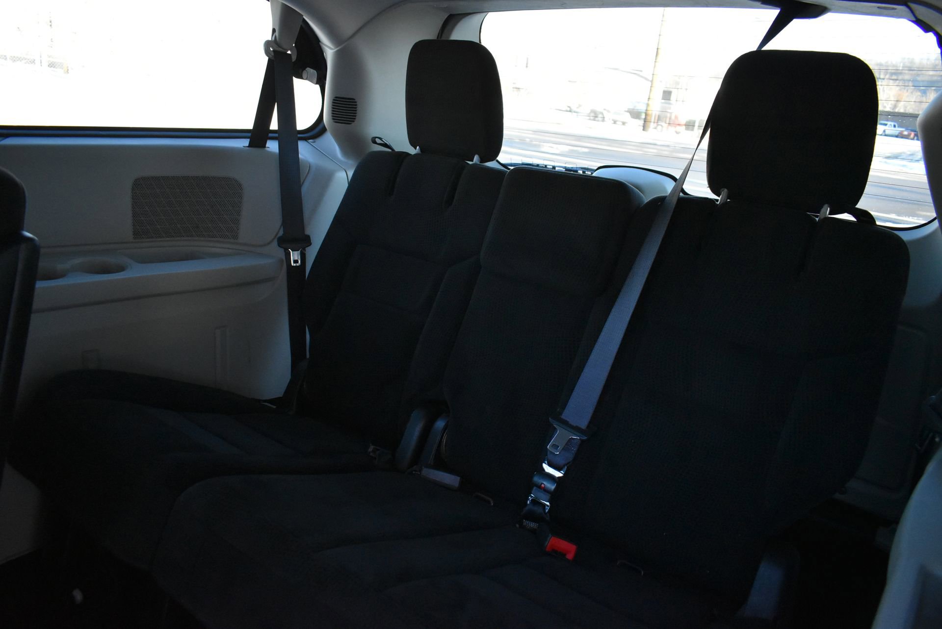 Used 2016 Dodge Grand Caravan SXT image 18